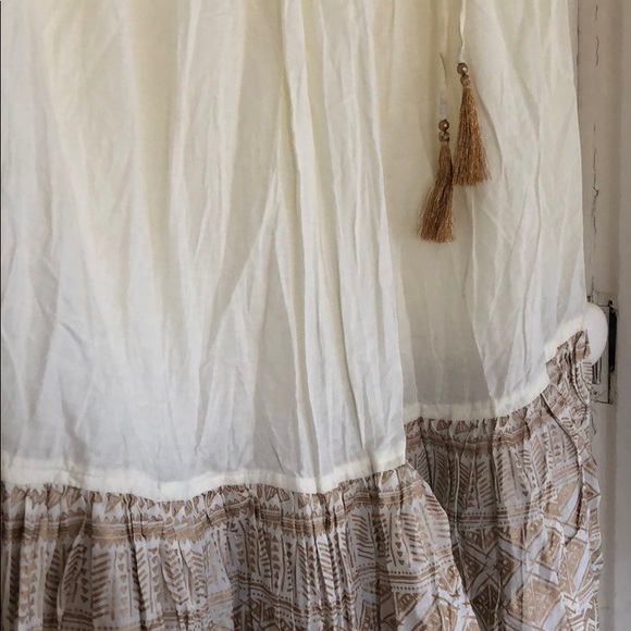 White skirt - Picture 2 of 5